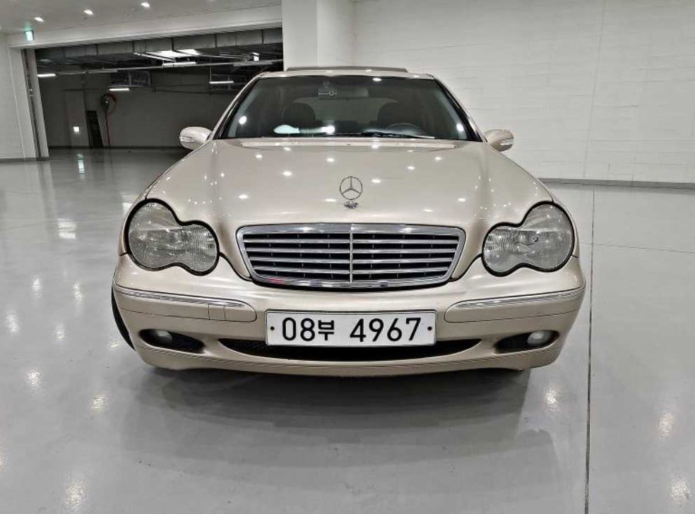 벤츠 C 클래스 C200K 사진 4