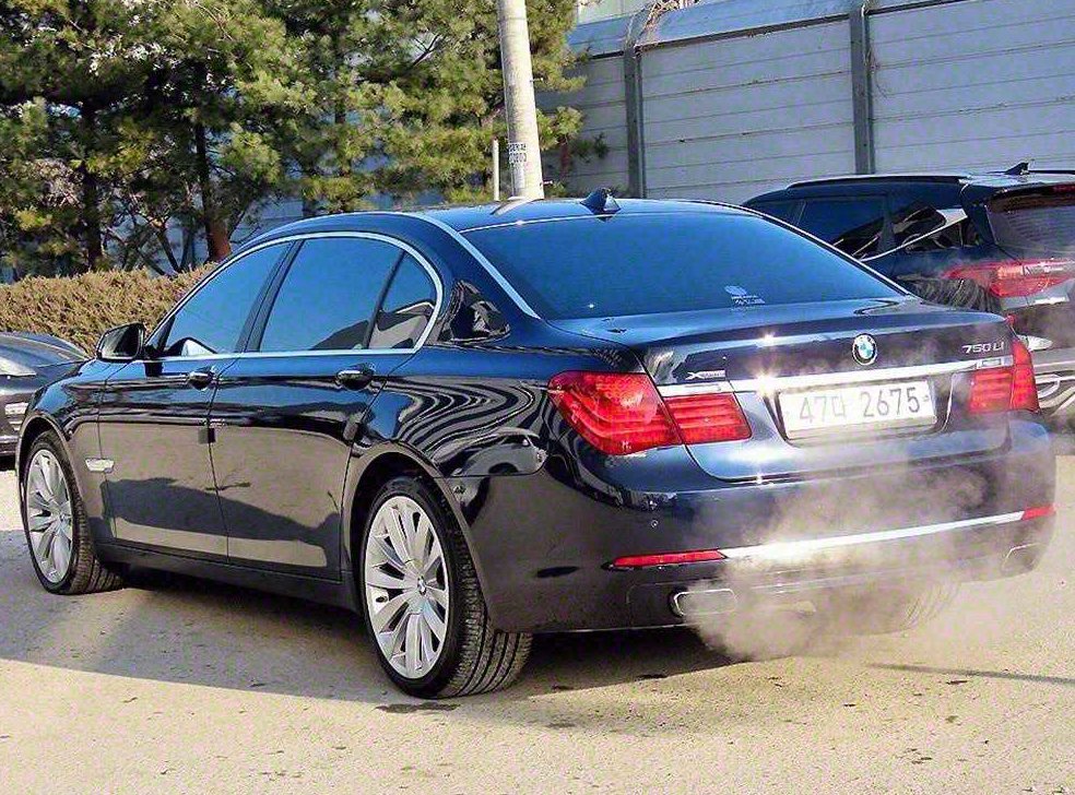 BMW 7시리즈 750 사진 3
