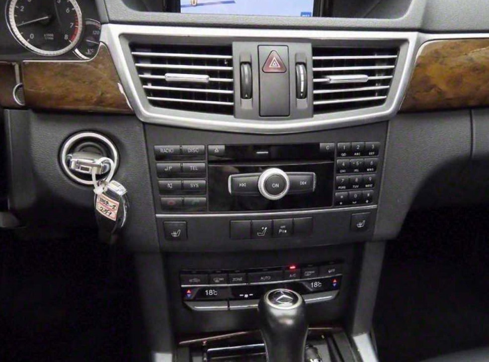 벤츠 E 클래스 E200 CGI 아방가르드 사진 10