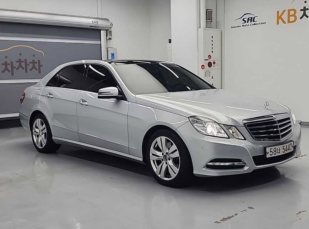 벤츠 E 클래스 E350 4MATIC 사진 2