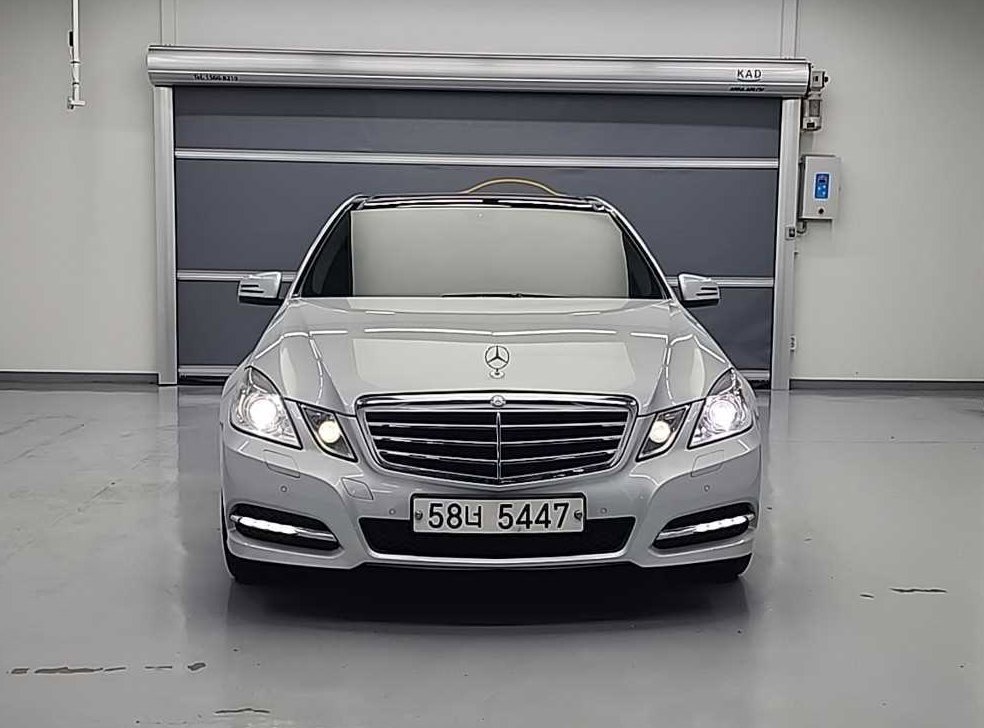 벤츠 E 클래스 E350 4MATIC 사진 3