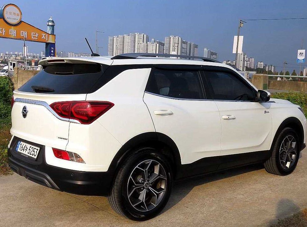 KG모빌리티(쌍용)  코란도 2WD 가솔린 1.5 C5 플러스 사진 3