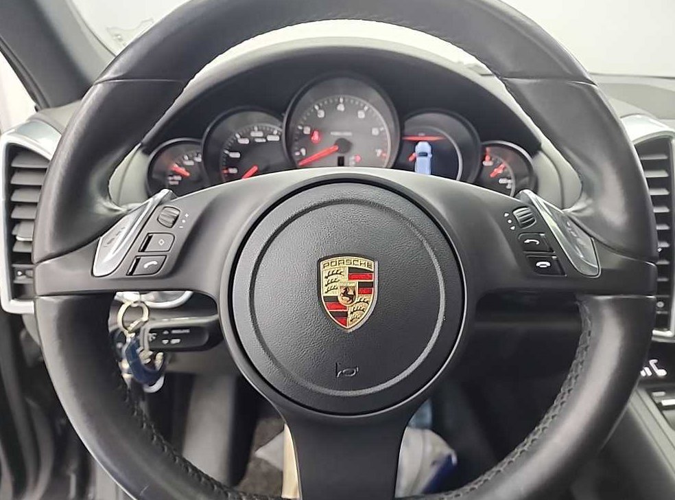 포르쉐 카이엔 4.8 S 사진 9
