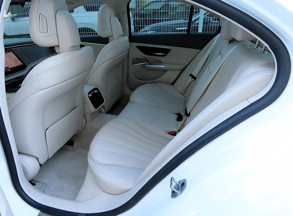 벤츠 E 클래스 E300 4MATIC 익스클루시브 사진 6
