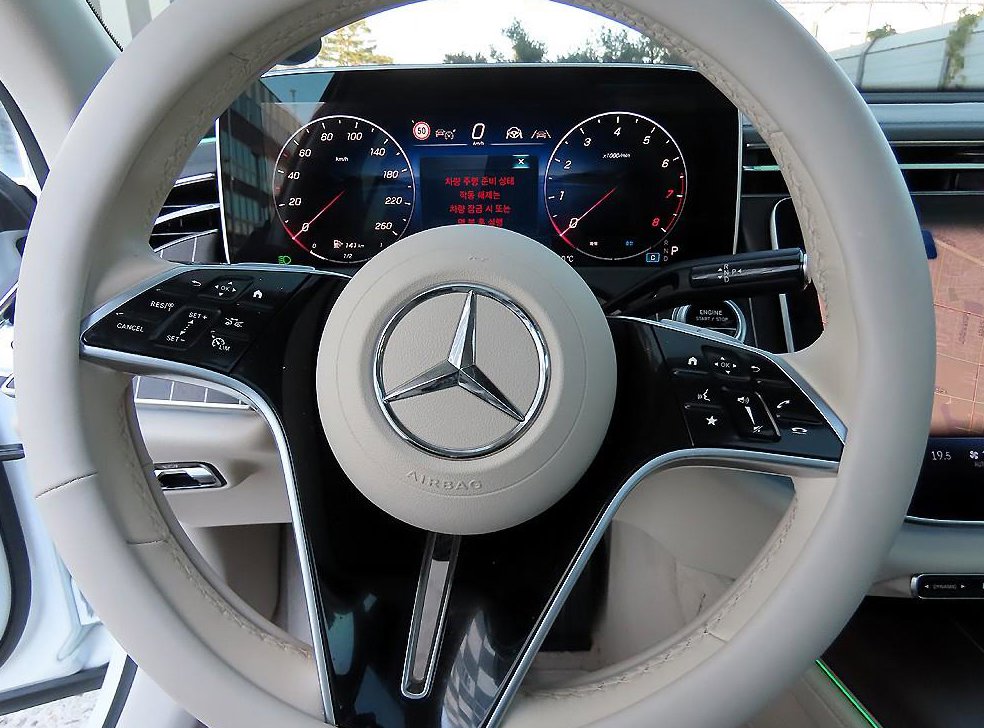 벤츠 E 클래스 E300 4MATIC 익스클루시브 사진 8