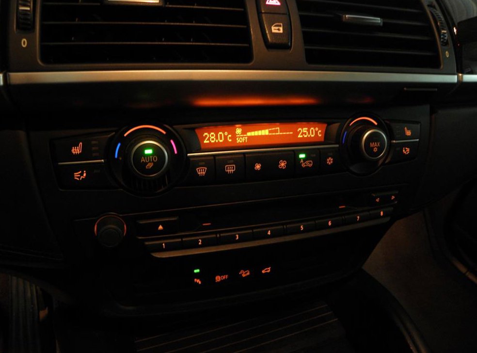 BMW X6 40 D 사진 14