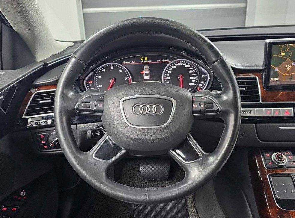 아우디 A8 4.2 FSI 콰트로 사진 13