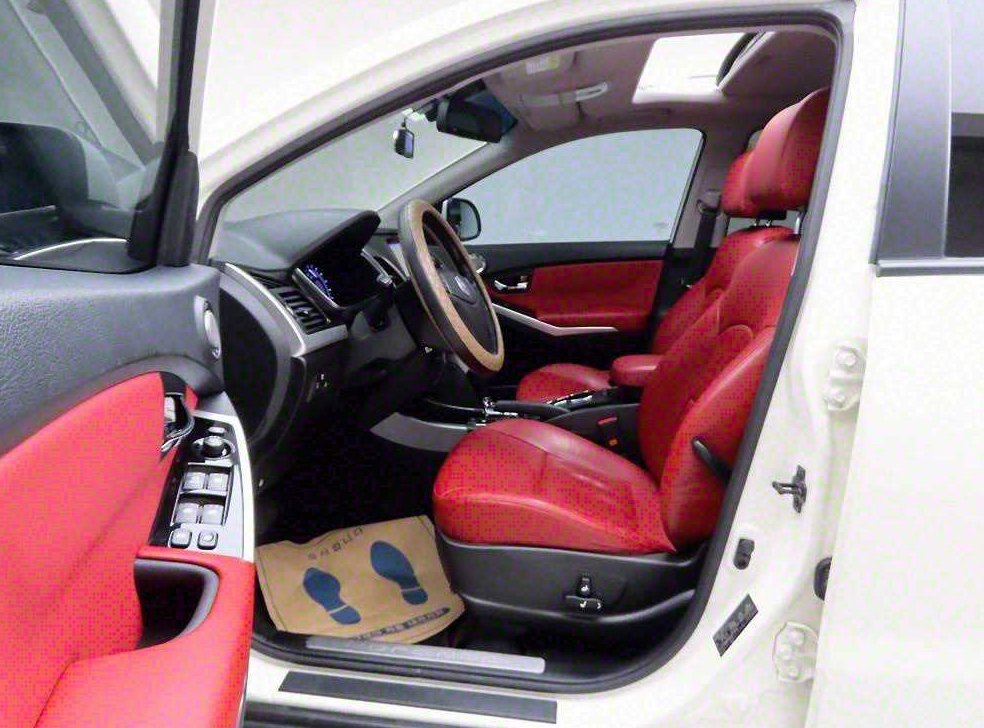 KG모빌리티(쌍용)  코란도 4WD 2.0 CVT 사진 12