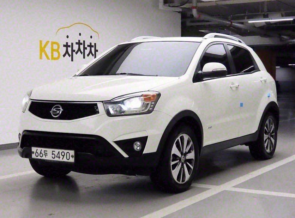 KG모빌리티(쌍용)  코란도 4WD 2.0 CVT 사진 2