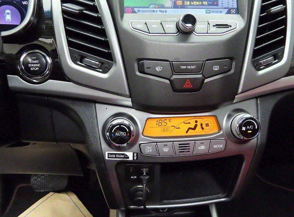 KG모빌리티(쌍용)  코란도 4WD 2.0 CVT 사진 9