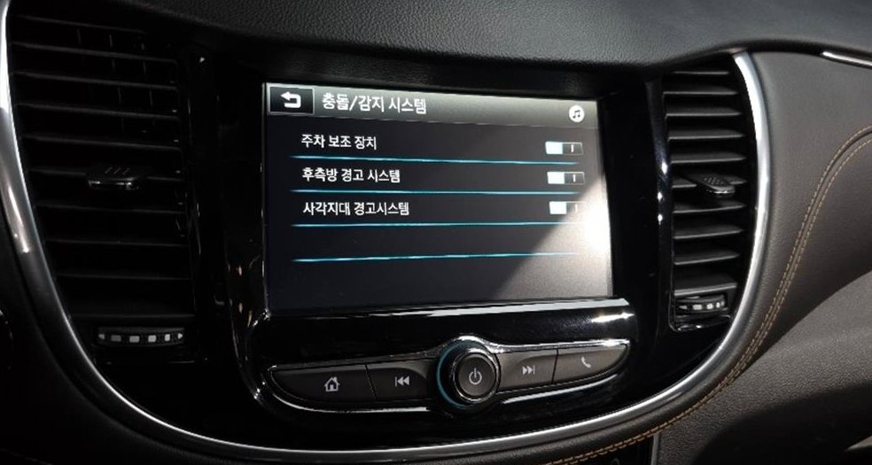 쉐보레 트랙스 가솔린 1.4 퍼펙트 블랙 사진 14
