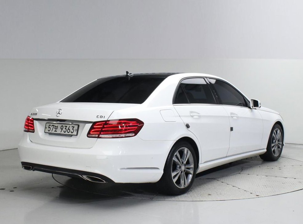 벤츠 E 클래스 E220 CDI 아방가르드 사진 2