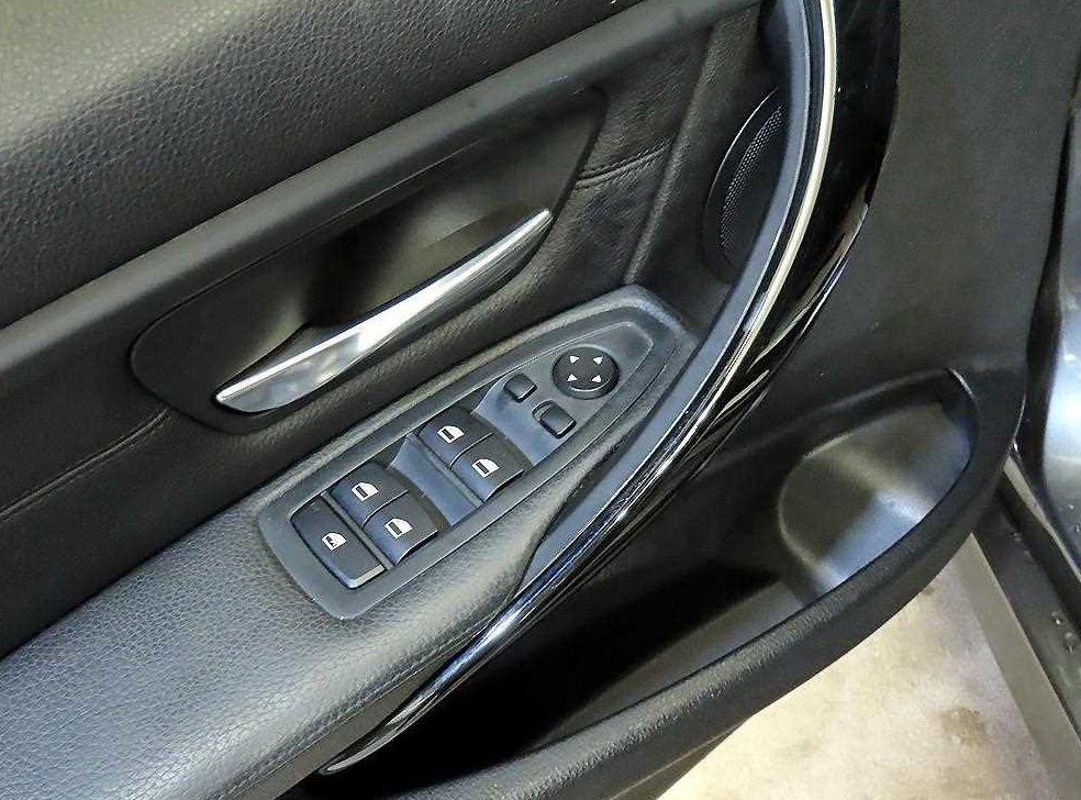 BMW 3시리즈 320d 투어링 사진 13