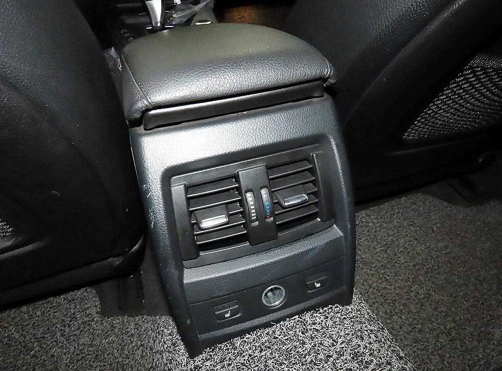 BMW 3시리즈 320d 투어링 사진 14