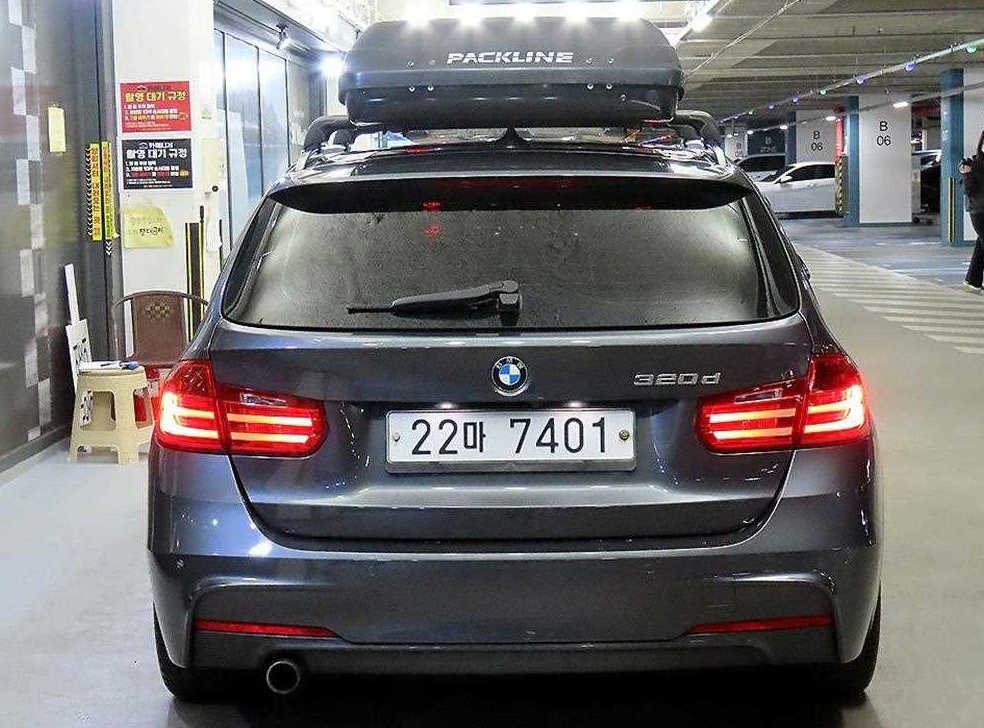 BMW 3시리즈 320d 투어링 사진 5
