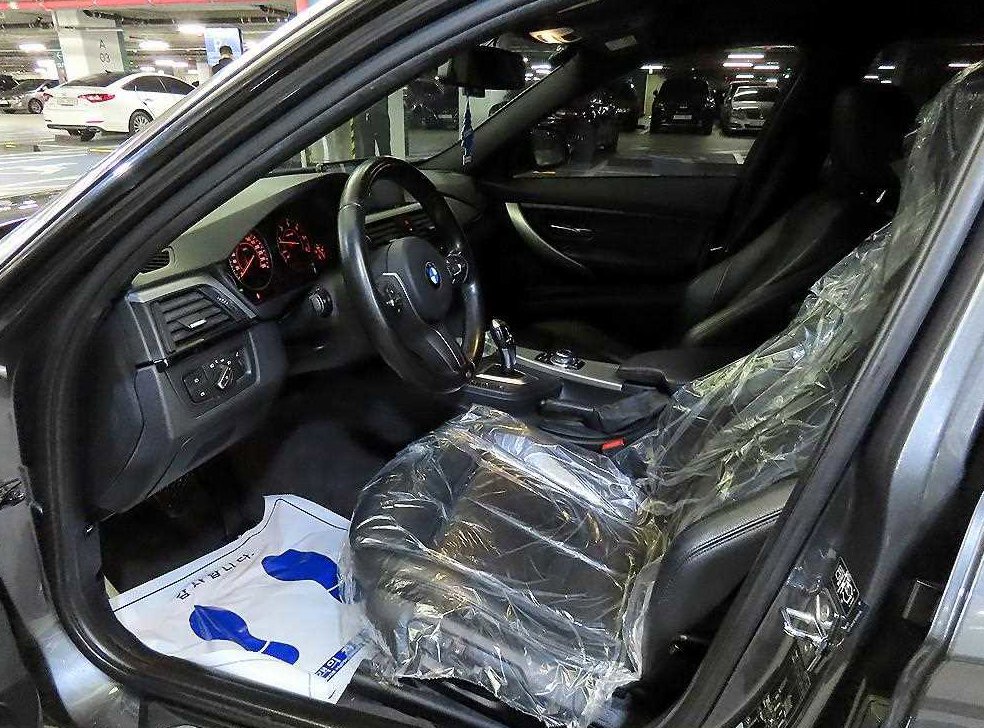 BMW 3시리즈 320d 투어링 사진 6