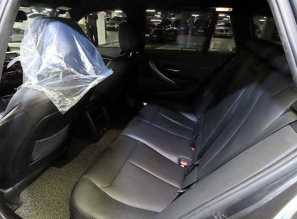 BMW 3시리즈 320d 투어링 사진 7