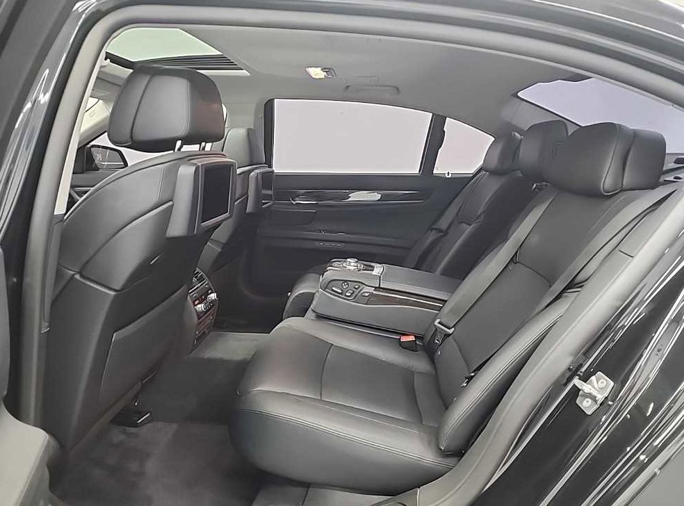 BMW 7시리즈 750 사진 12