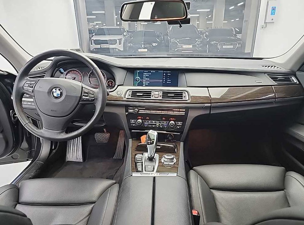 BMW 7시리즈 750 사진 7