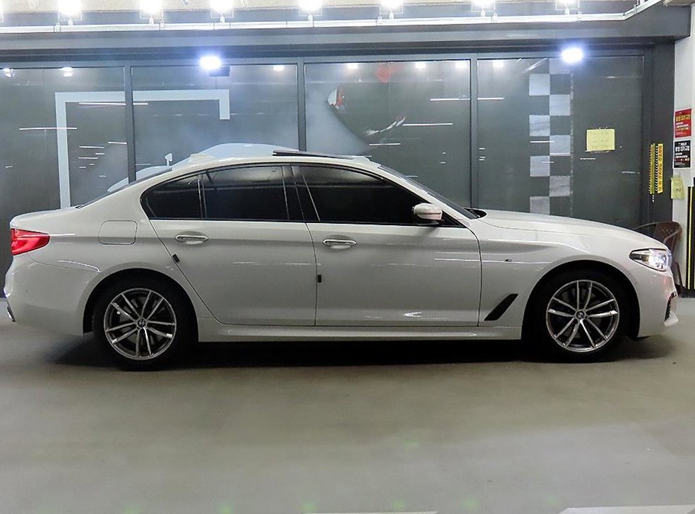 BMW 5시리즈 530i M 스포츠 사진 3