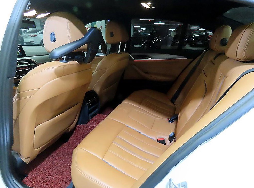 BMW 5시리즈 530i M 스포츠 사진 7