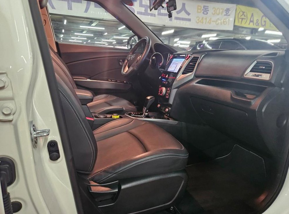 KG모빌리티(쌍용)  티볼리 2WD 가솔린 VX 사진 16