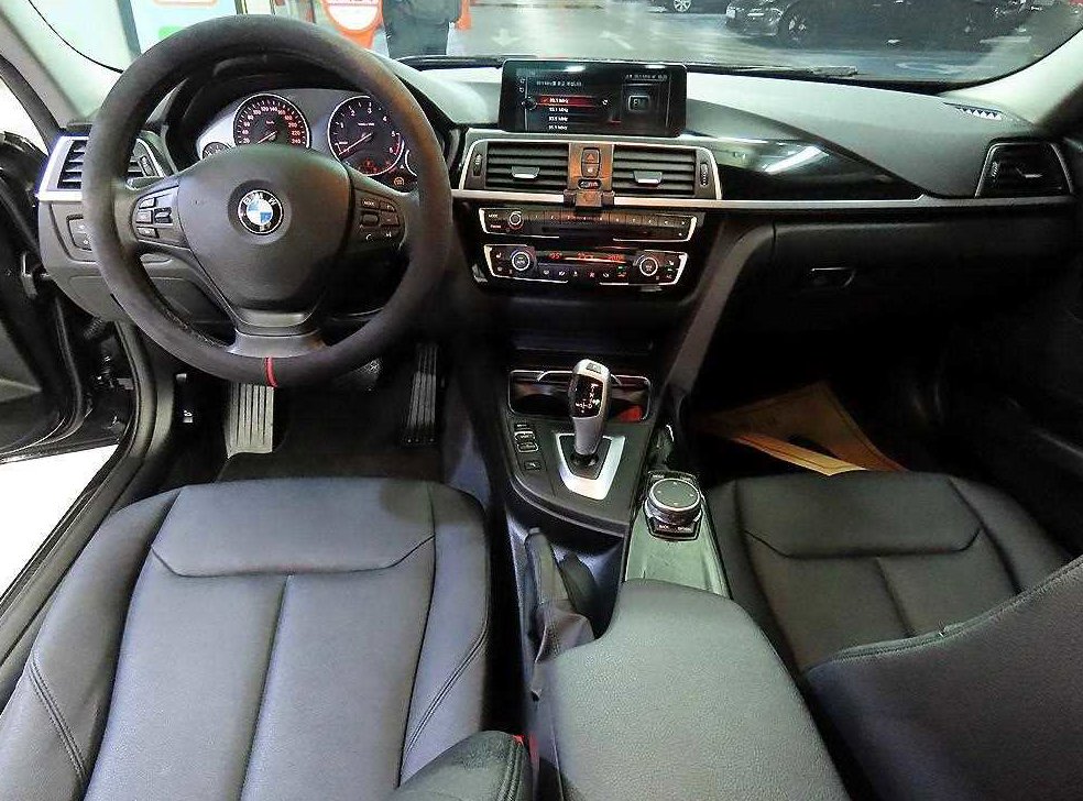 BMW 3시리즈 320d 사진 10