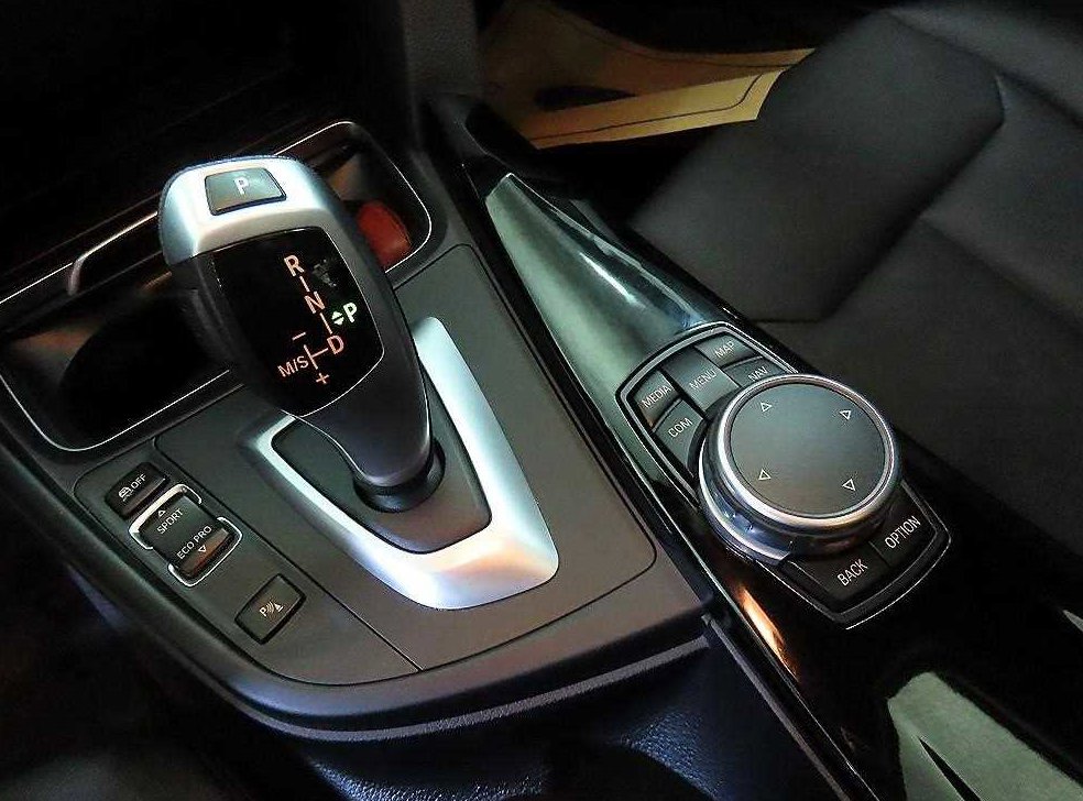 BMW 3시리즈 320d 사진 12