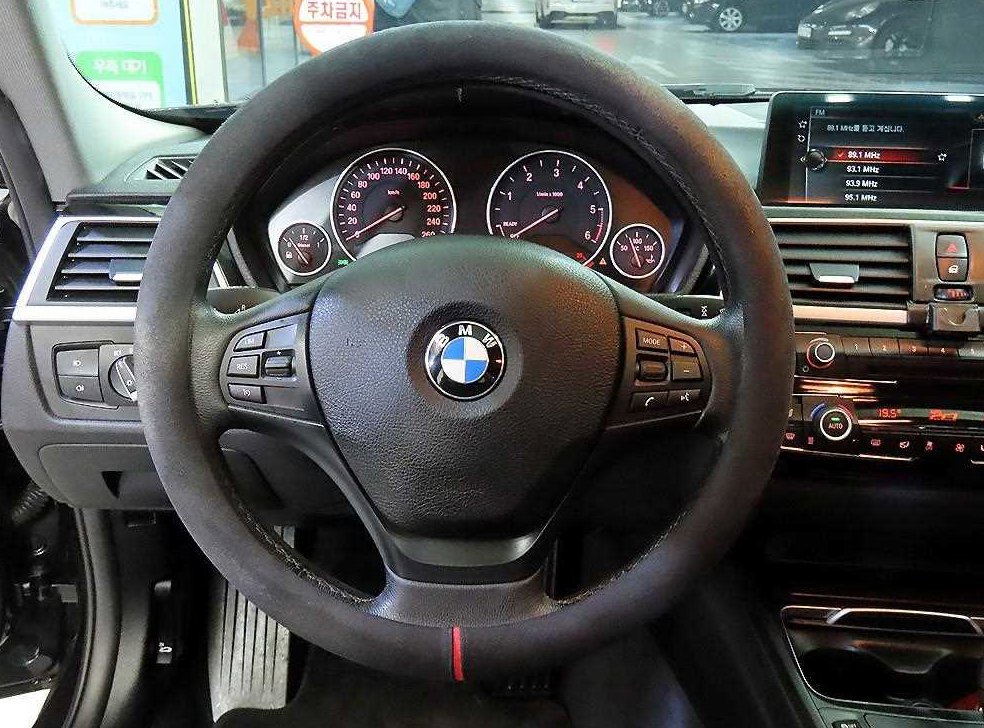 BMW 3시리즈 320d 사진 8
