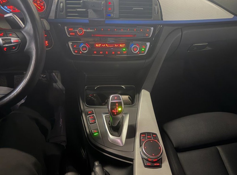 BMW 3시리즈 320i M 스포츠 사진 11
