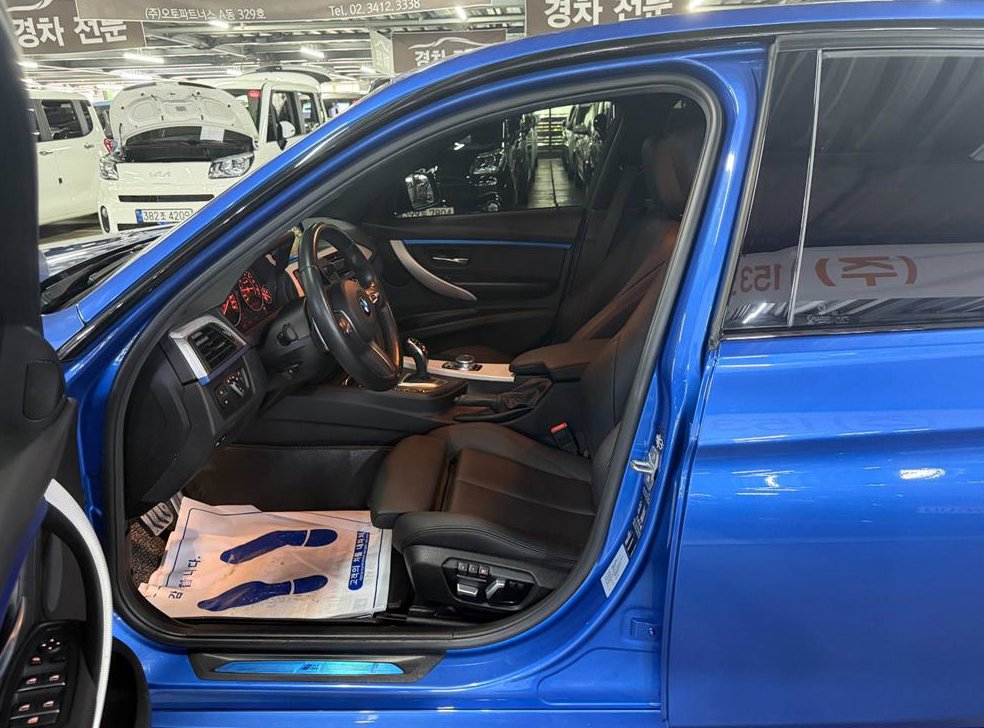 BMW 3시리즈 320i M 스포츠 사진 13