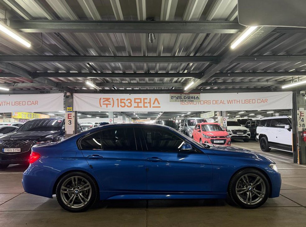 BMW 3시리즈 320i M 스포츠 사진 3