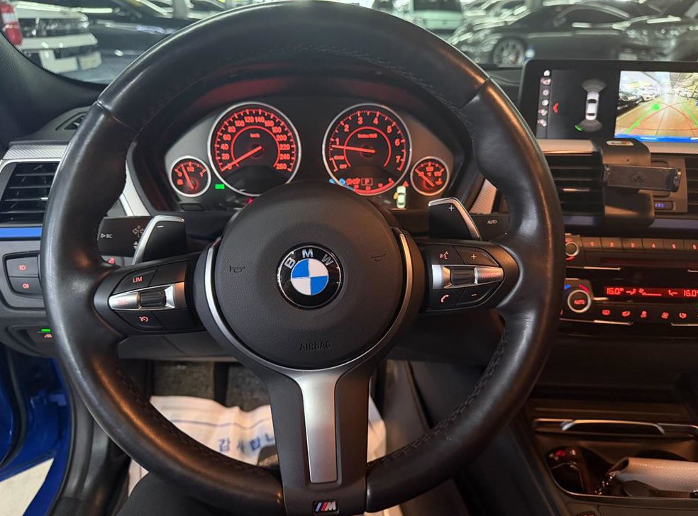 BMW 3시리즈 320i M 스포츠 사진 6