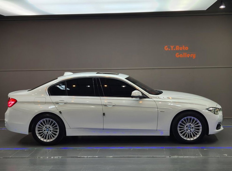 BMW 3시리즈 320i 럭셔리 사진 3