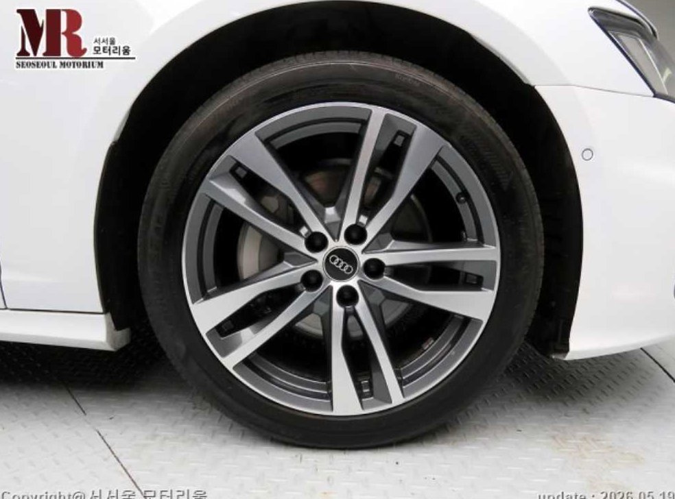 아우디 A6 45 TFSI 콰트로 프리미엄 사진 20