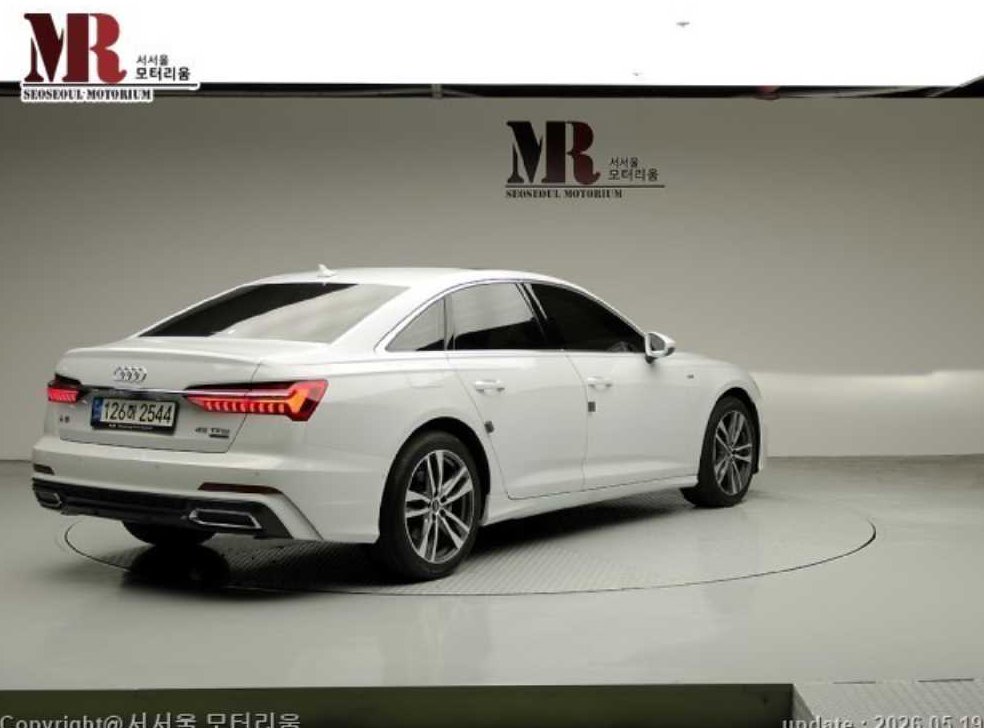 아우디 A6 45 TFSI 콰트로 프리미엄 사진 3