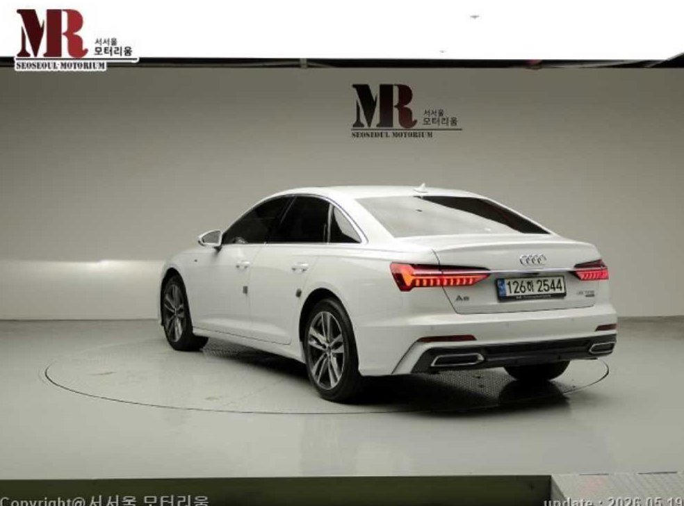 아우디 A6 45 TFSI 콰트로 프리미엄 사진 4