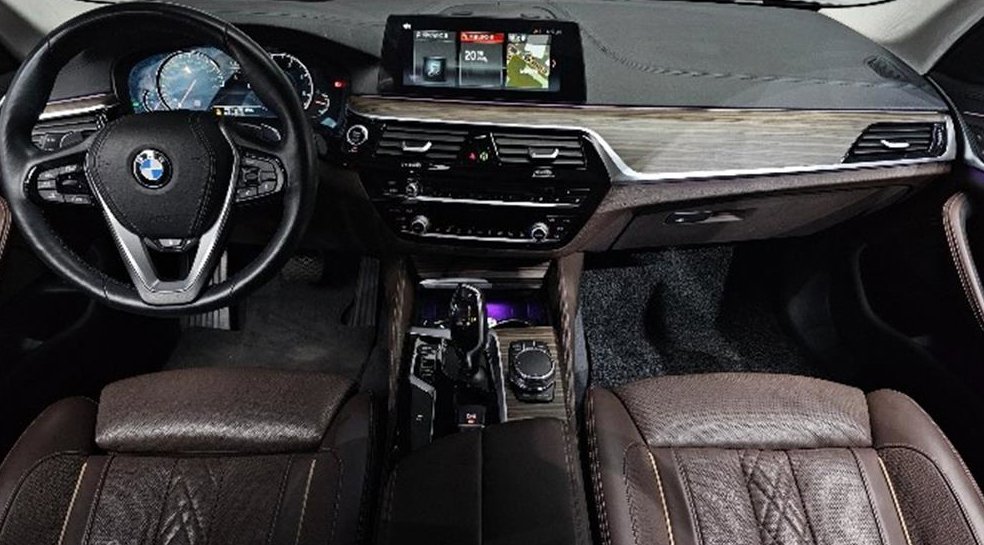 BMW 5시리즈 520d M 스포츠 플러스 사진 10