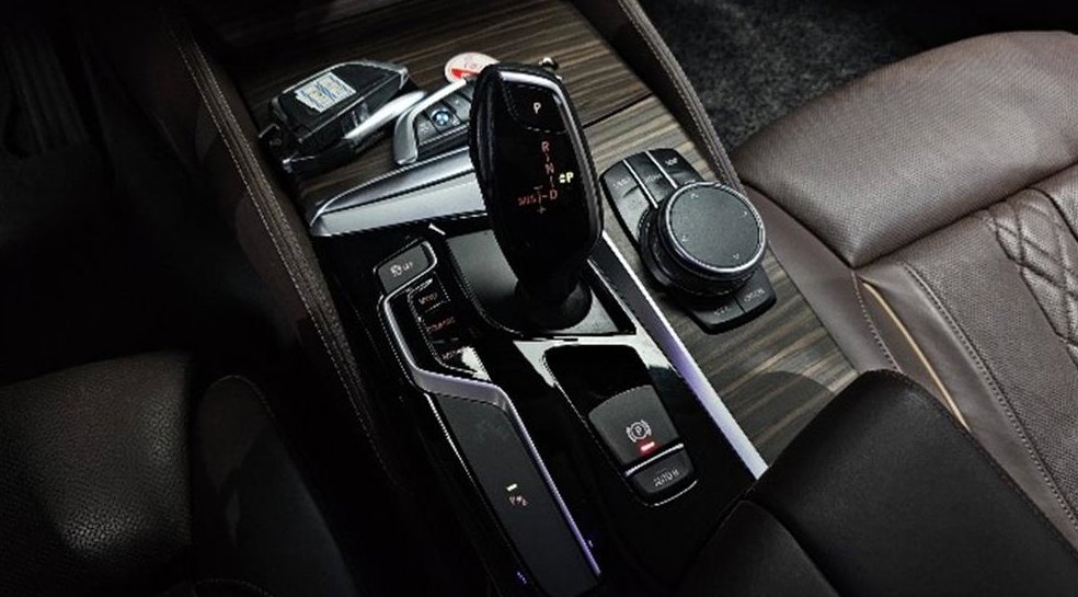 BMW 5시리즈 520d M 스포츠 플러스 사진 12