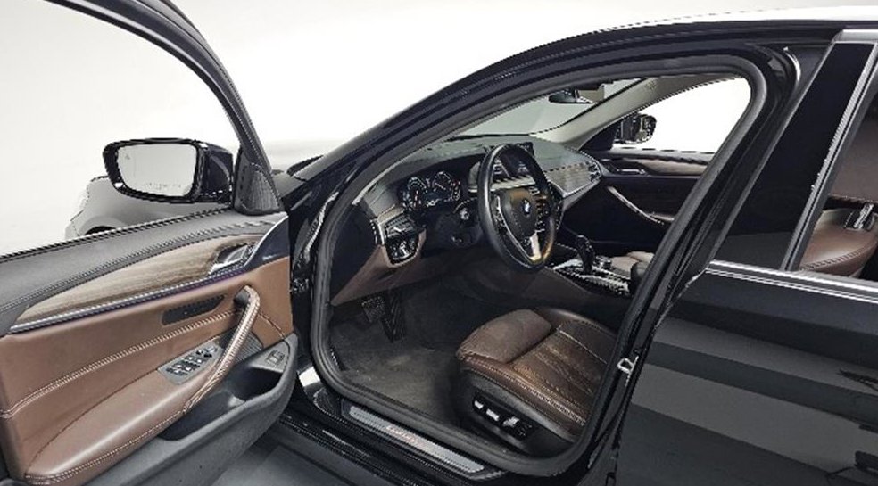 BMW 5시리즈 520d M 스포츠 플러스 사진 15