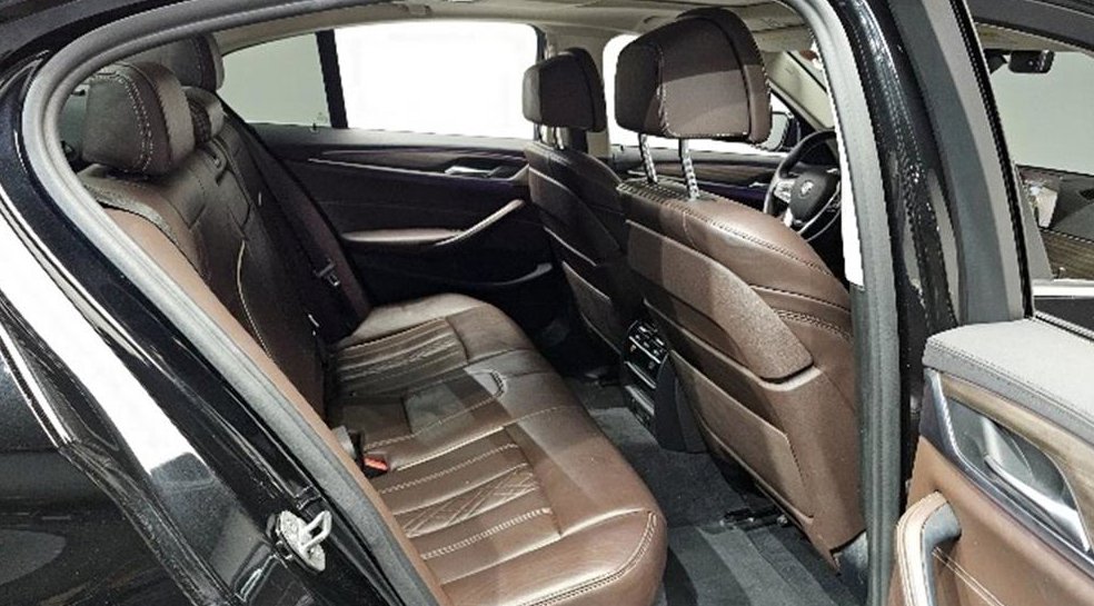 BMW 5시리즈 520d M 스포츠 플러스 사진 17