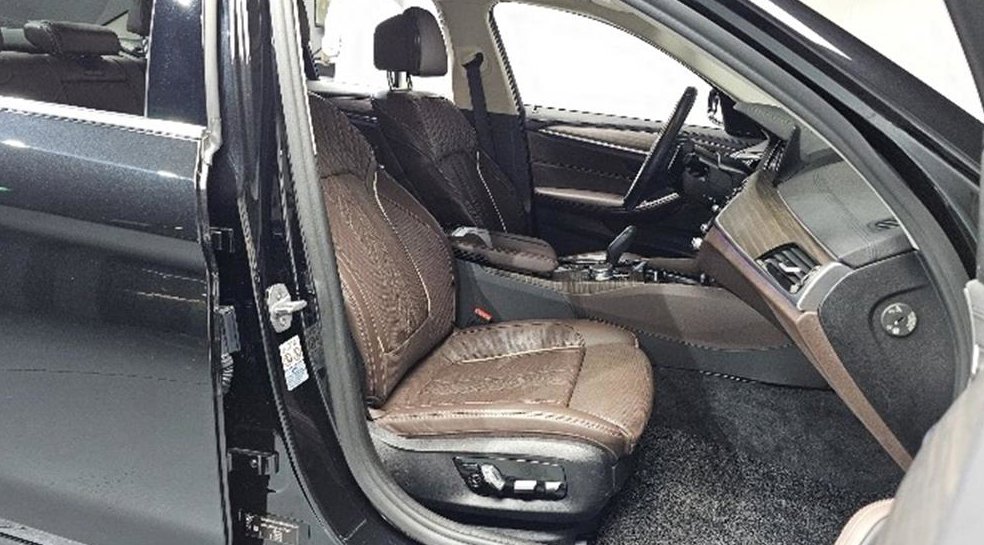 BMW 5시리즈 520d M 스포츠 플러스 사진 18