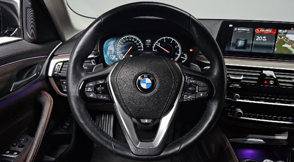 BMW 5시리즈 520d M 스포츠 플러스 사진 19
