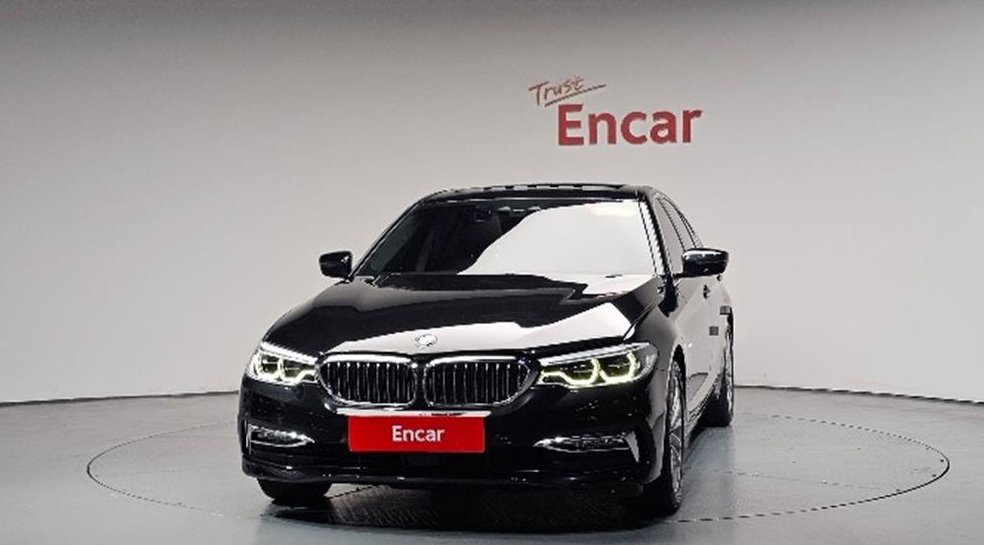 BMW 5시리즈 520d M 스포츠 플러스 사진 3