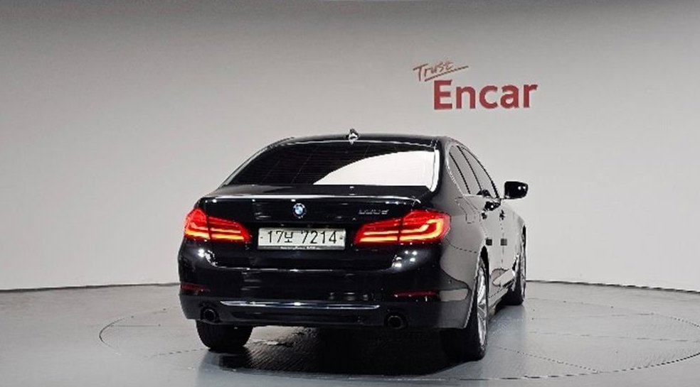 BMW 5시리즈 520d M 스포츠 플러스 사진 4