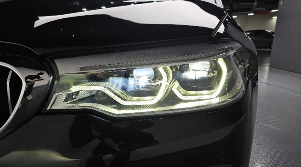 BMW 5시리즈 520d M 스포츠 플러스 사진 7