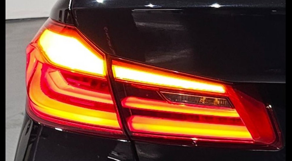 BMW 5시리즈 520d M 스포츠 플러스 사진 8