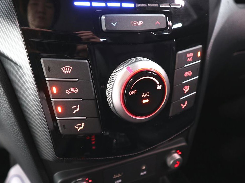 KG모빌리티(쌍용)  티볼리 가솔린 2WD 1.6 VX 사진 13