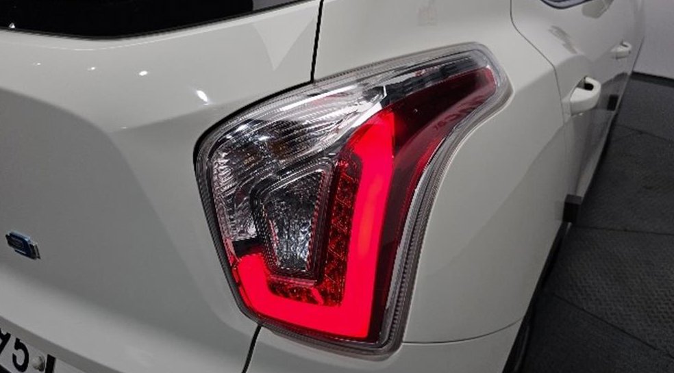 KG모빌리티(쌍용)  티볼리 디젤 2WD 1.6 VX 사진 20