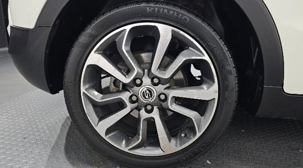 KG모빌리티(쌍용)  티볼리 디젤 2WD 1.6 VX 사진 6